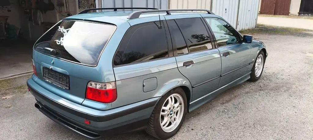 Używany BMW 320 Basis 150 KM (110 kW) 1997 Zielony Kombi