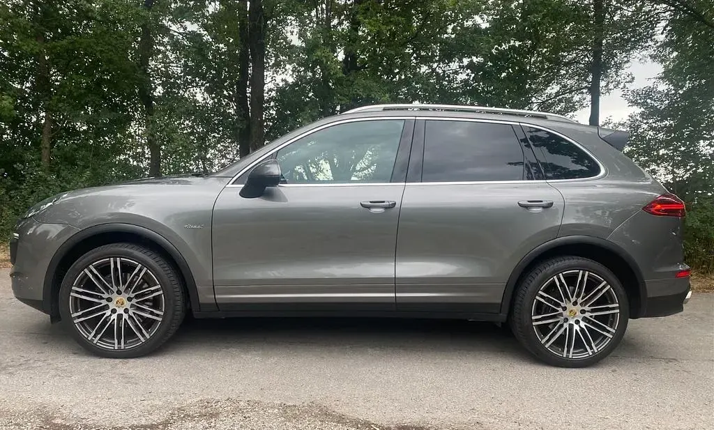 Gebraucht Porsche Cayenne 262 PS (192 kW) 2015 Grau SUV