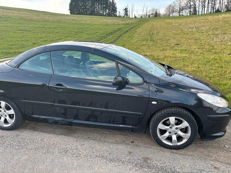 Gebraucht Peugeot 307 CC 140 PS (102 kW) 2007 Schwarz Cabrio
