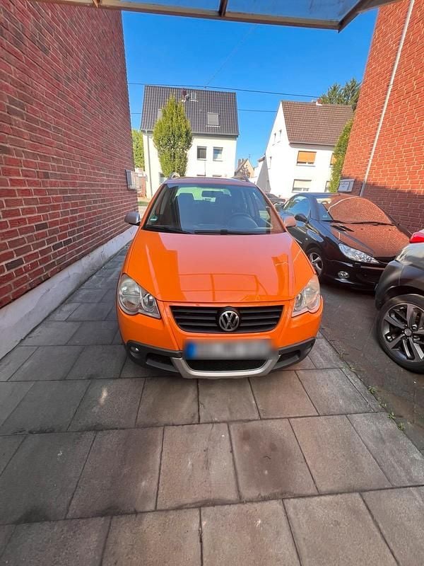 Orange Gebraucht 2008 VW Polo Cross Kleinwagen | 4.000 € (Fairer Preis) - Bild 1/4