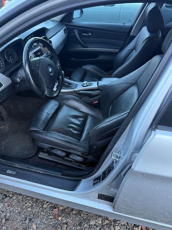 Gebraucht BMW 320 150 PS (110 kW) 2005 Silber Limousine