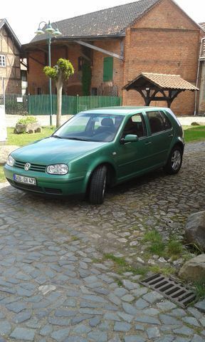Grün Gebraucht 2000 VW Golf IV Highline Limousine | 2.150 € (Superpreis) - Bild 1/4