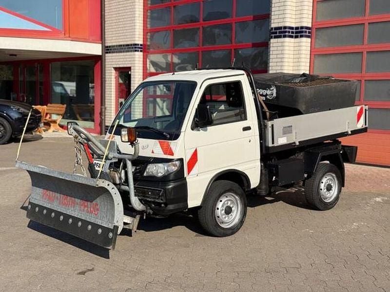 Weiss Gebraucht 2015 Piaggio Porter | 12.850 € - Bild 1/4