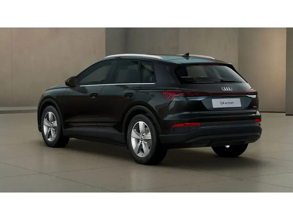 Second-hand Audi e-tron 210 kW (286 CP) 2025 Negru SUV