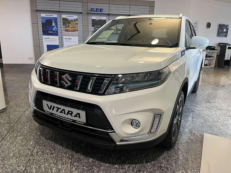 Neu Suzuki Vitara Comfort+ 116 PS (85 kW) 2025 Cool white pearl metallic SUV