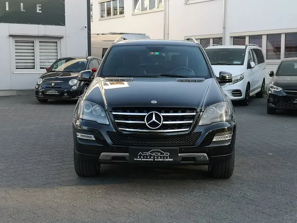 Gebraucht Mercedes ML350 231 PS (169 kW) 2011 Schwarz SUV