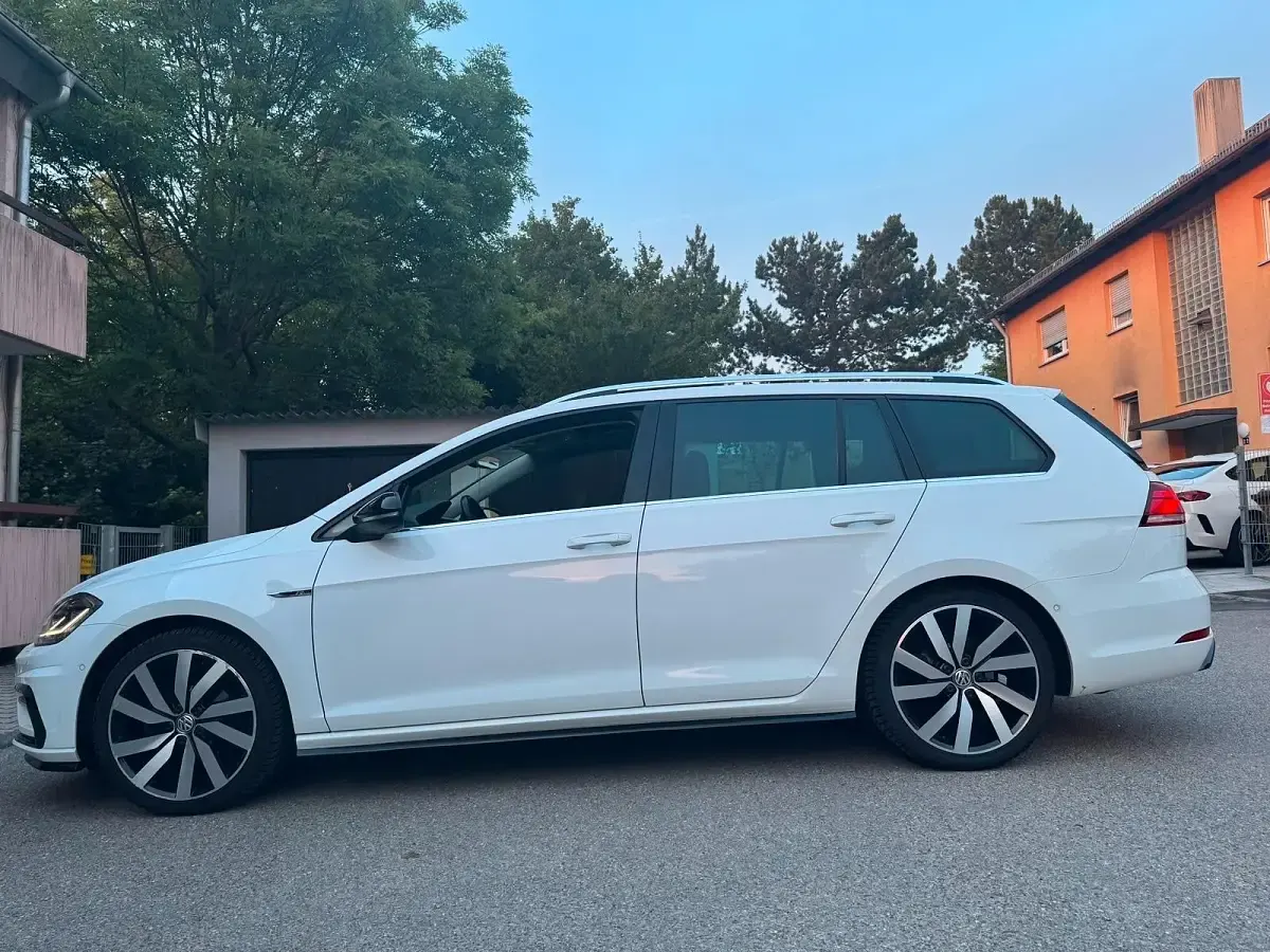 Gebraucht VW Passat R 150 PS (110 kW) 2018 Weiß Kombi