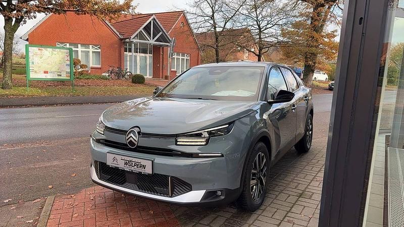 Neu Citroën C4 PureTech 131 PS (96 kW) 2025 Grün Limousine