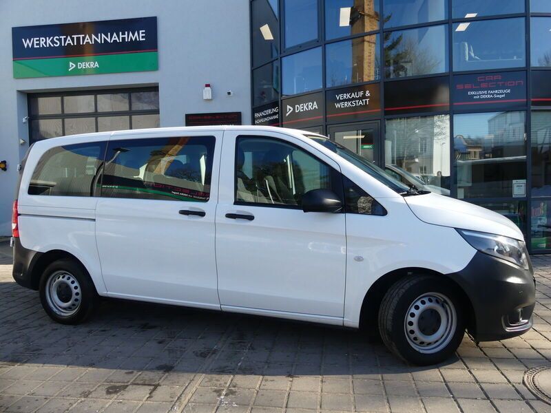 Arktikweiss Gebraucht 2020 Mercedes Vito Van / Kleinbus | 26.399 € (Guter Preis) - Bild 1/4