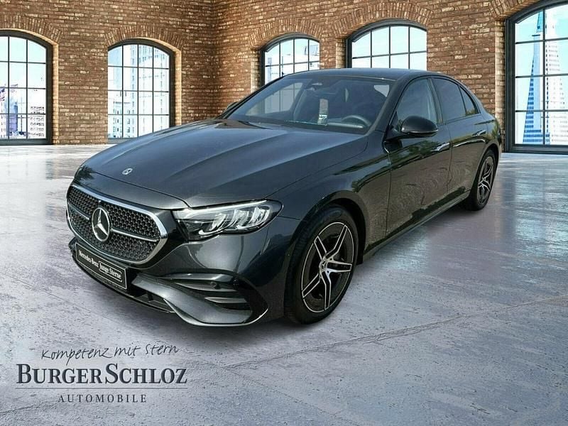 Grau Gebraucht 2023 Mercedes E220 AMG Limousine | 47.700 € (Fairer Preis) - Bild 1/4