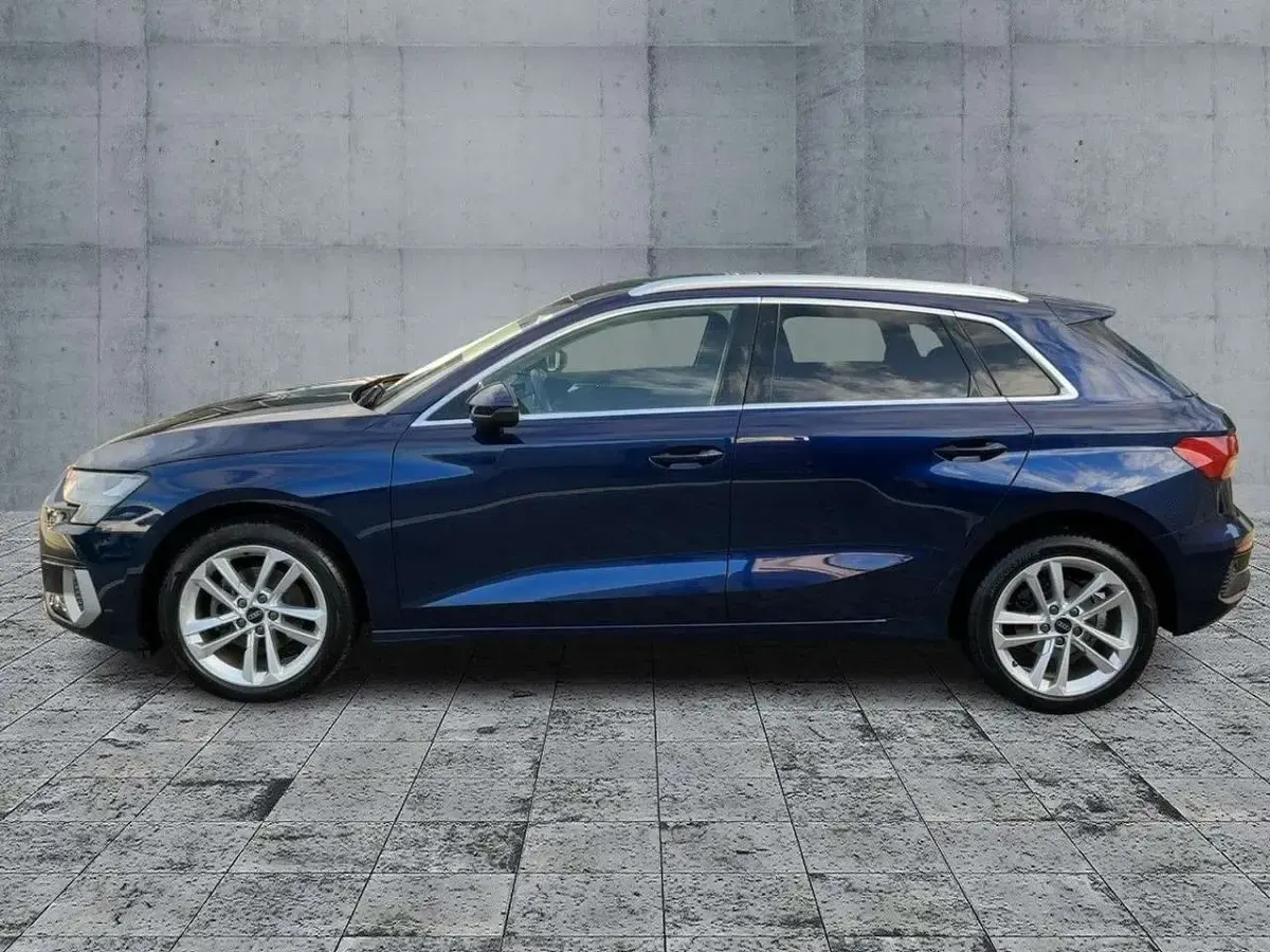 Gebraucht Audi A3 Advanced Plus 116 PS (85 kW) 2022 Navarrablau metallic Limousine