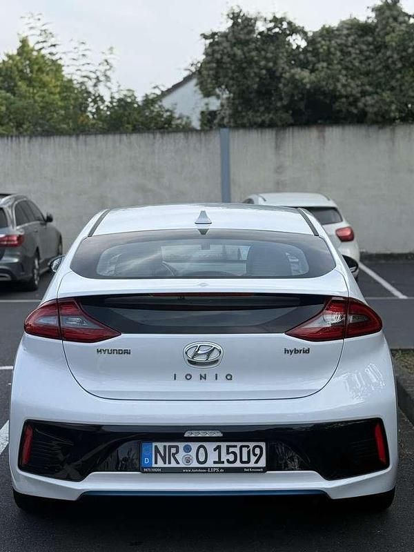 Gebraucht Hyundai Ioniq Premium 105 PS (77 kW) 2018 Kleinwagen