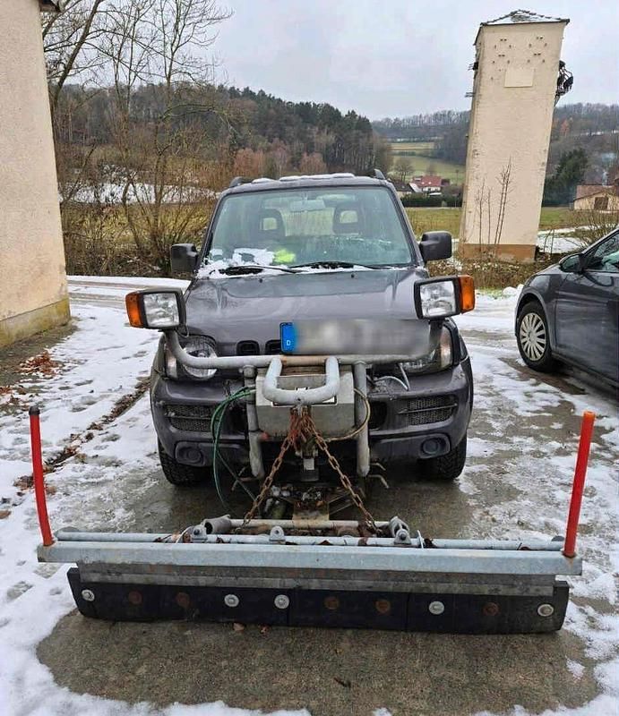 Grau Gebraucht 2010 Suzuki Jimny SUV | 8.999 € (Superpreis) - Bild 1/4