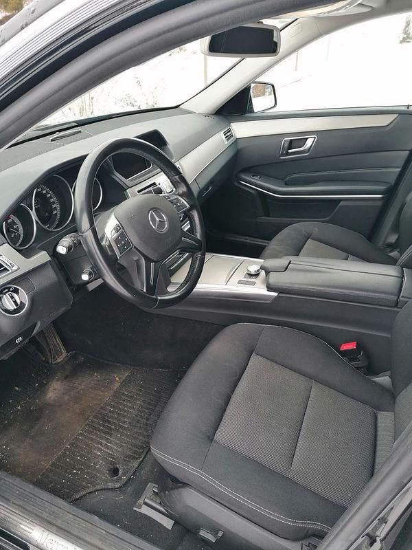 Gebraucht Mercedes E220 170 PS (125 kW) 2015 Schwarz Kombi