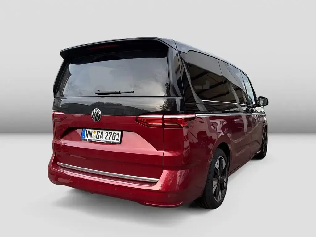 Begagnad VW Multivan Style 150 HK (110 kW) 2024 Svart Minibuss