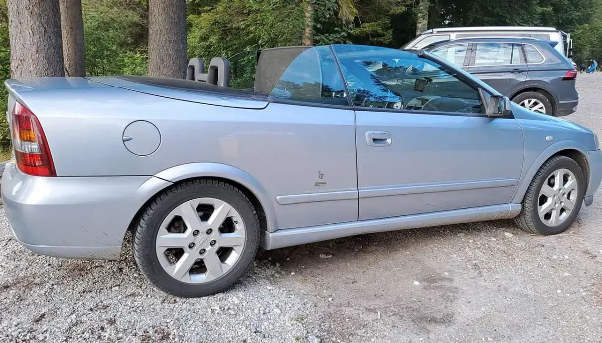 Gebraucht Opel Astra 125 PS (91 kW) 2001 Silber Cabrio