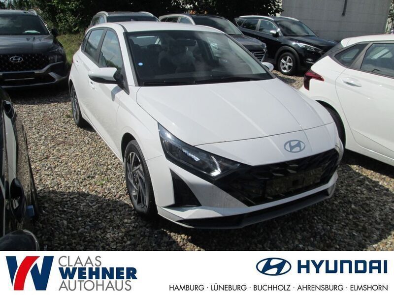 Weiss Neu 2024 Hyundai i20 Trend Limousine | 19.780 € (Guter Preis) - Bild 1/4