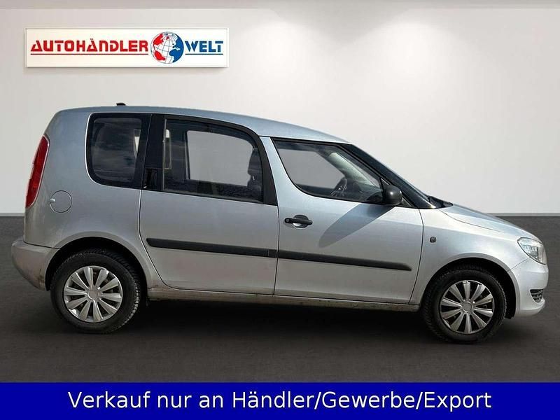 Gebraucht Skoda Roomster 69 PS (50 kW) 2011 Silber Van / Kleinbus