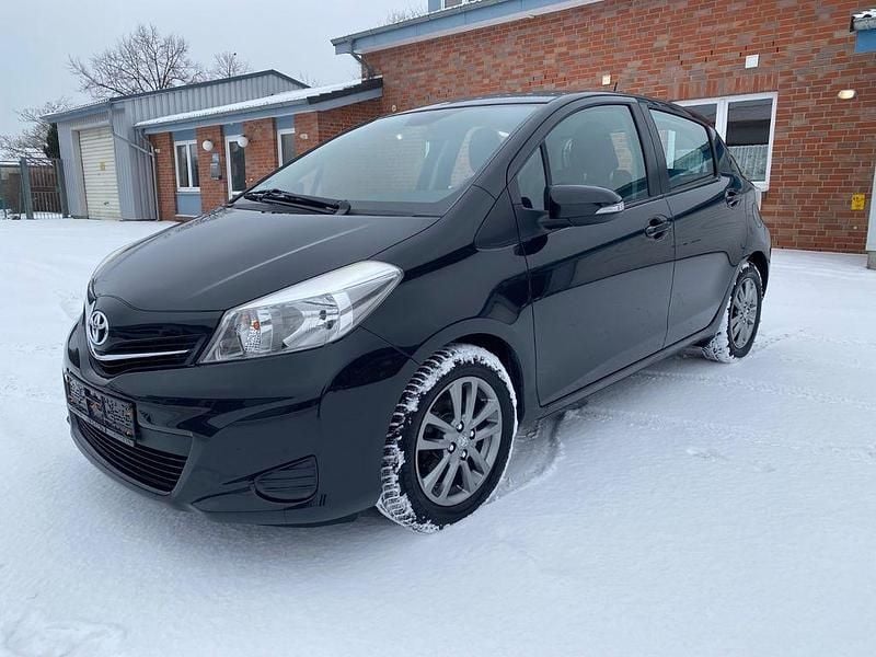 Gebraucht Toyota Yaris Edition 99 PS (72 kW) 2014 Schwarz Kleinwagen