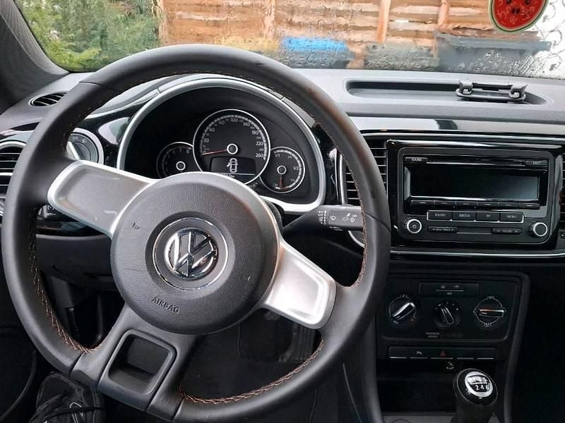 Gebraucht VW Beetle 105 PS (77 kW) 2014 Schwarz Kleinwagen