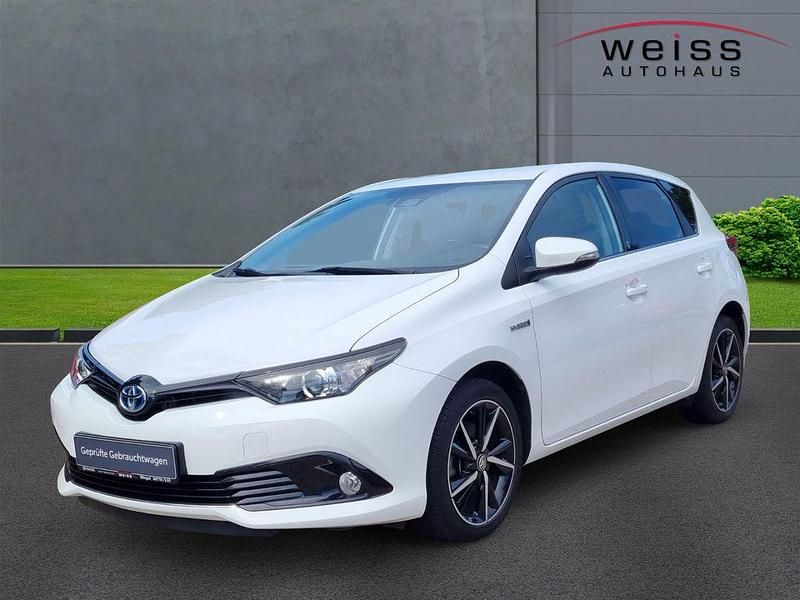 Weiss Gebraucht 2018 Toyota Auris Hybrid Team Limousine | 17.900 € (Fairer Preis) - Bild 1/4