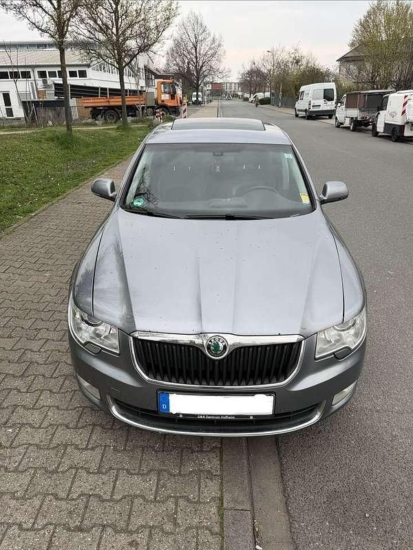 Gebraucht Skoda Superb Ambition 170 PS (125 kW) 2008 Grau Limousine