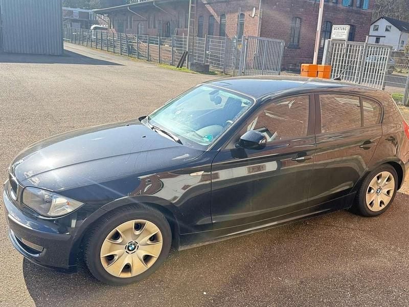 Gebraucht BMW 116 122 PS (89 kW) 2010 Schwarz ii Kleinwagen
