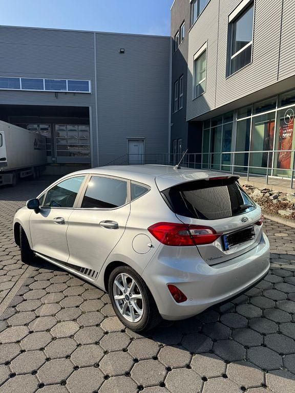 Gebraucht Ford Fiesta Cool & Connect 86 PS (63 kW) 2018 Silber Limousine