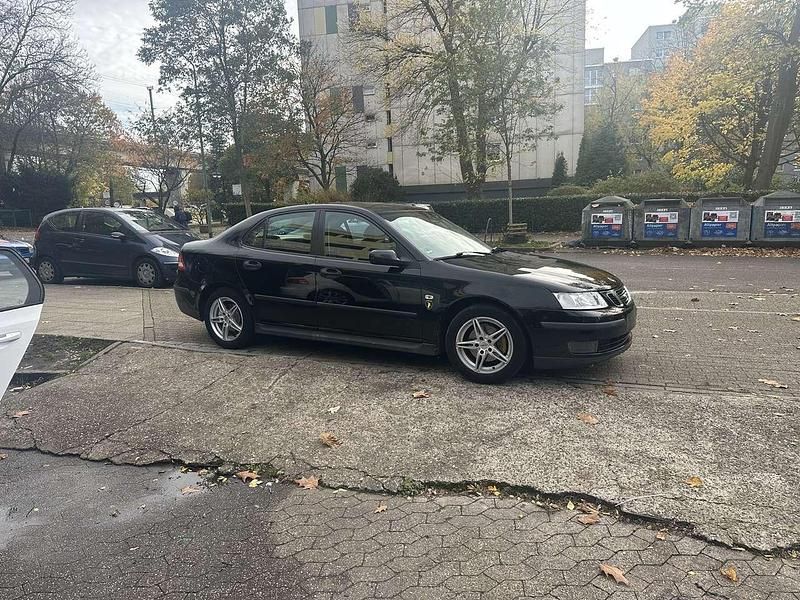Schwarz Gebraucht 2004 Saab 9-3 Linear Limousine | 3.950 € (Fairer Preis) - Bild 1/4