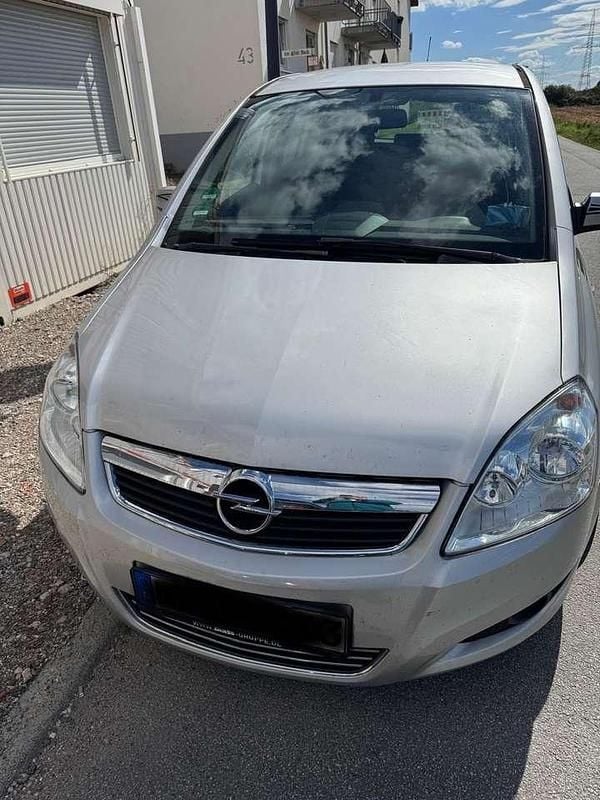 Grau Gebraucht 2009 Opel Zafira Edition Van / Kleinbus | 3.000 € (Guter Preis) - Bild 1/4