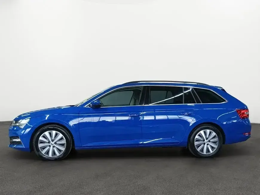 Gebraucht Skoda Superb Ambition 218 PS (160 kW) 2022 Blau Kombi