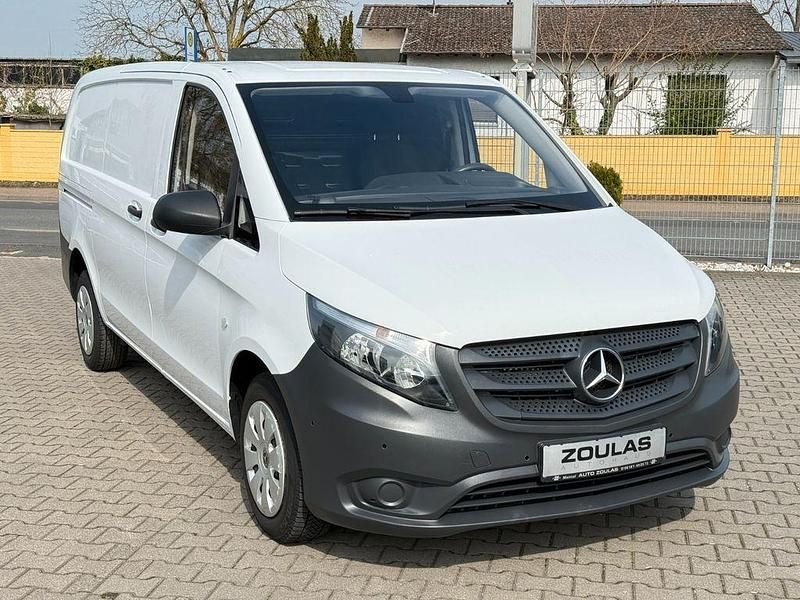 Gebraucht Mercedes Vito 114 PS (83 kW) 2019 Weiß Van
