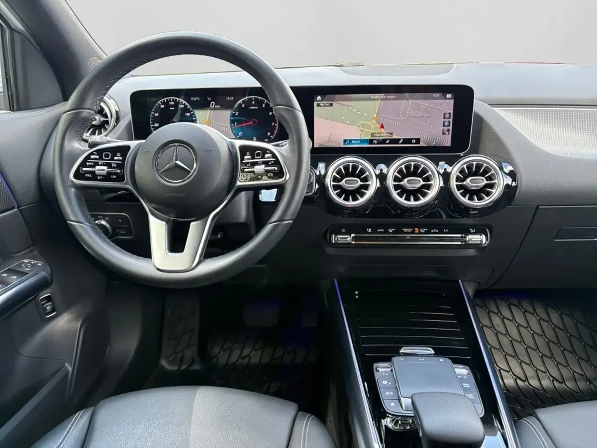 Second-hand Mercedes GLA200 Progressive 120 CP (88 kW) 2020 Alb SUV