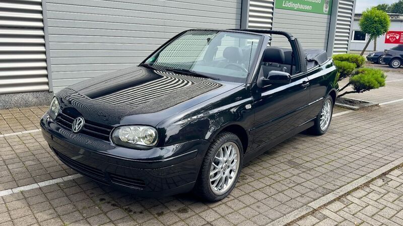Schwarz Gebraucht 1999 VW Golf Cabriolet Classicline Cabrio | 7.500 € - Bild 1/4