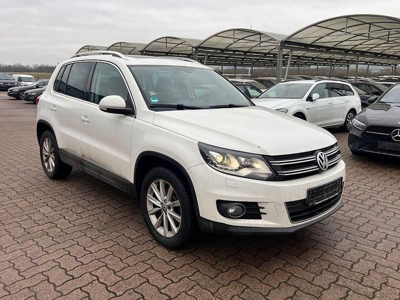 Gebraucht VW Tiguan Sportline 140 PS (102 kW) 2011 Weiß SUV