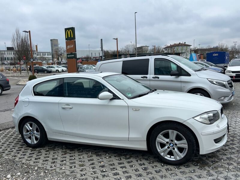 Gebraucht BMW 116 Advantage 122 PS (89 kW) 2009 Weiß Kleinwagen