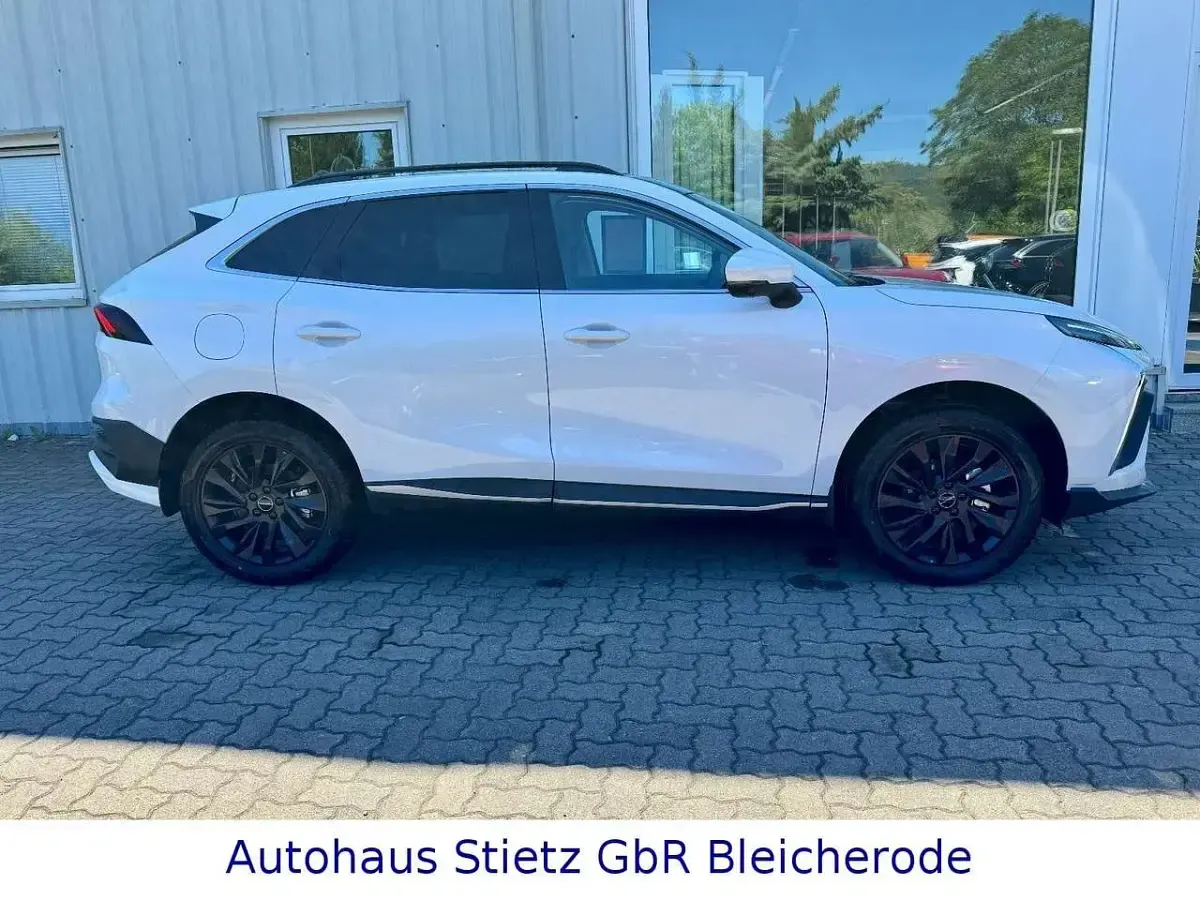 Neu DFSK Forthing 5 177 PS (130 kW) 2026 Weißmetallic SUV