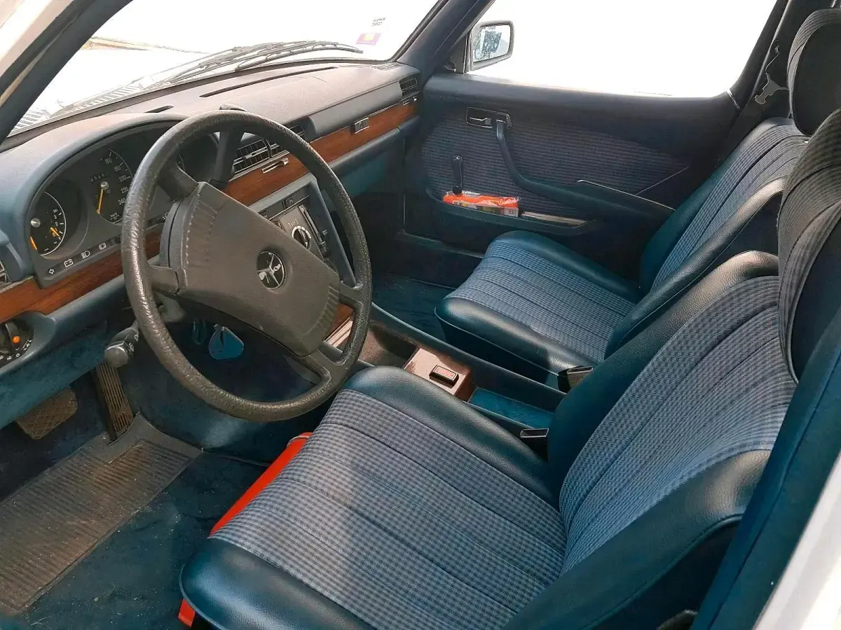 Gebraucht Mercedes S280 156 PS (114 kW) 1979 Weiß Limousine