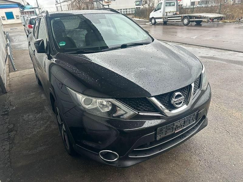 Gebraucht Nissan Qashqai 131 PS (96 kW) 2016 Schwarz SUV