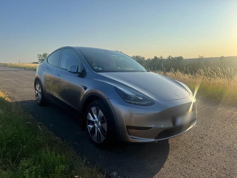 Gebraucht Tesla Model Y Long Range RWD 255 kW (347 PS) 2024 Silber SUV