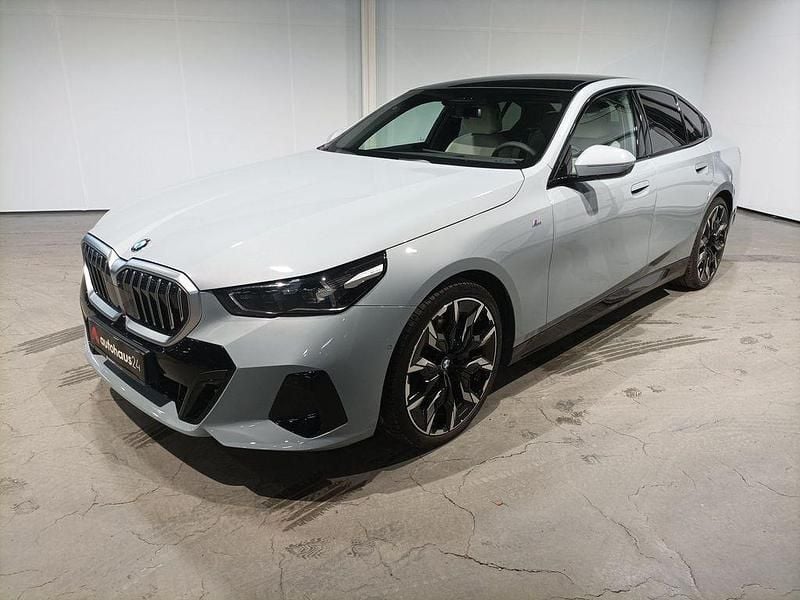 Gebraucht BMW 540 M Sport 303 PS (222 kW) 2024 Grau Limousine