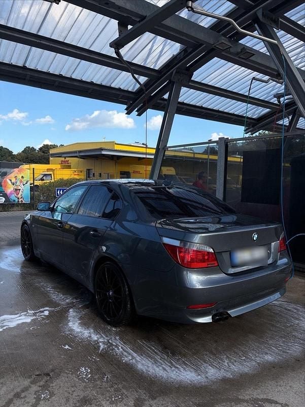 Gebraucht BMW 525 218 PS (160 kW) 2005 Grau Limousine