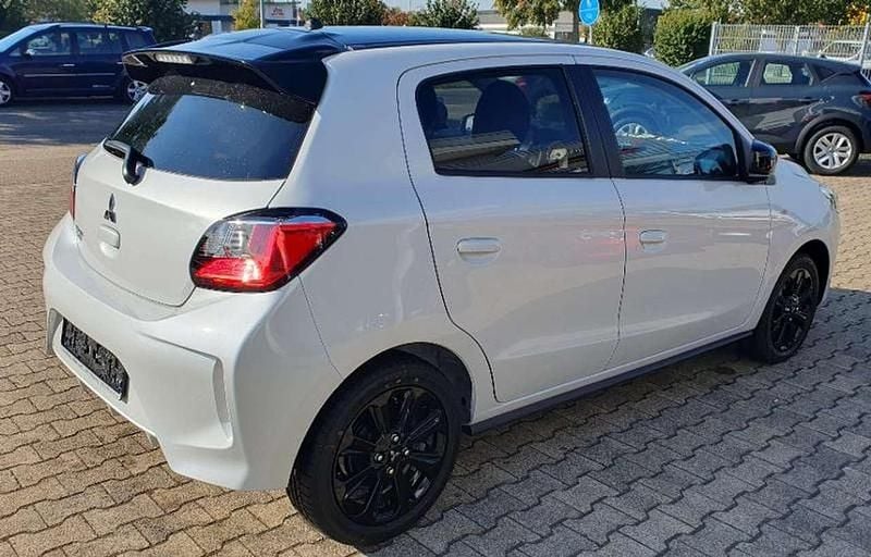 Neu Mitsubishi Space Star Select+ 71 PS (52 kW) 2025 Titanweiß/pianoschwarz Limousine