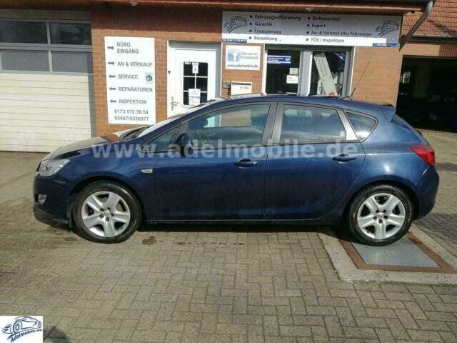 Gebraucht Opel Astra Innovation 110 PS (80 kW) 2011 Blau (metallic) Limousine