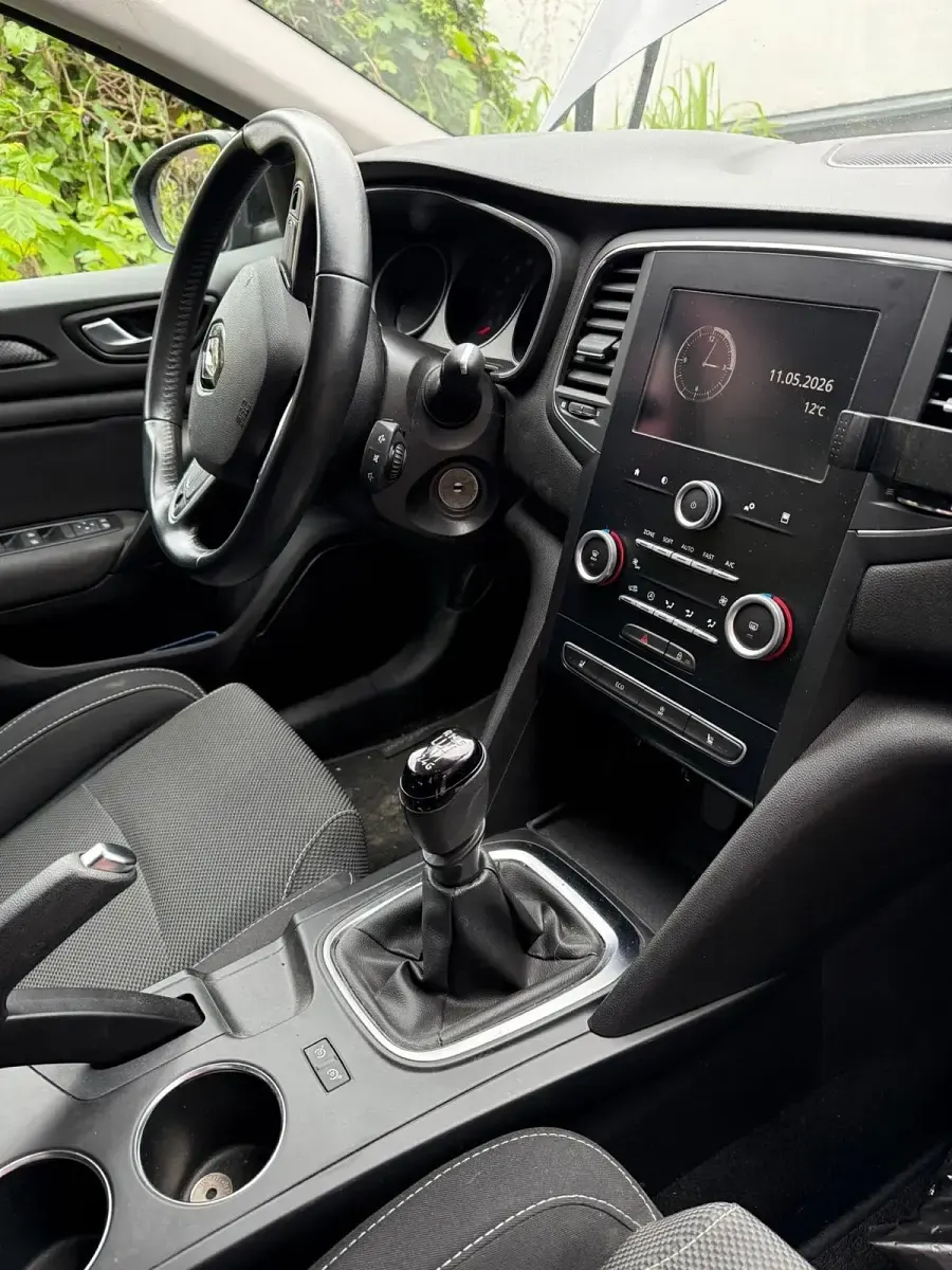 Używany Renault Mégane LIMITED 101 KM (74 kW) 2017 Czarny Sedan/Limuzyna