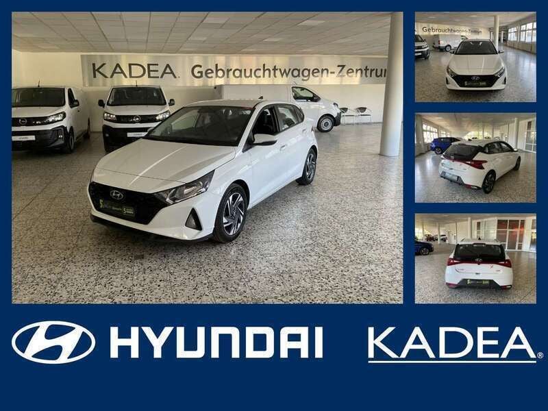 Polar white / sol Gebraucht 2020 Hyundai i20 Trend Limousine | 14.990 € (Fairer Preis) - Bild 1/4