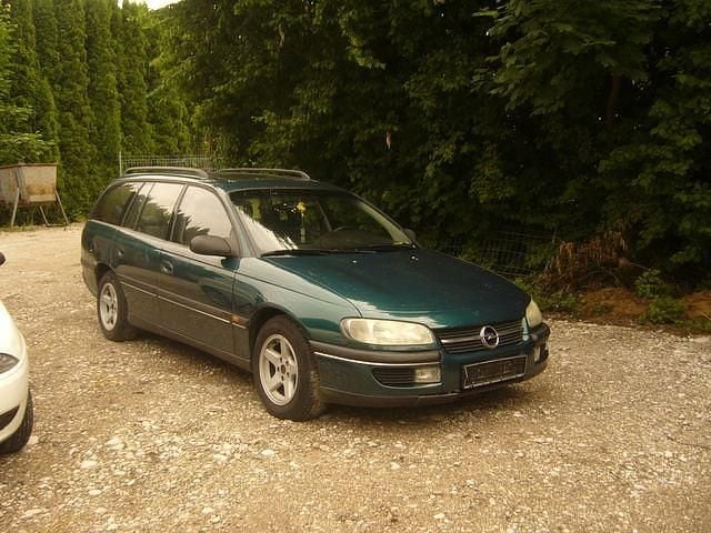 Gebraucht Opel Omega 170 PS (125 kW) 1995 Grün metallic Kombi