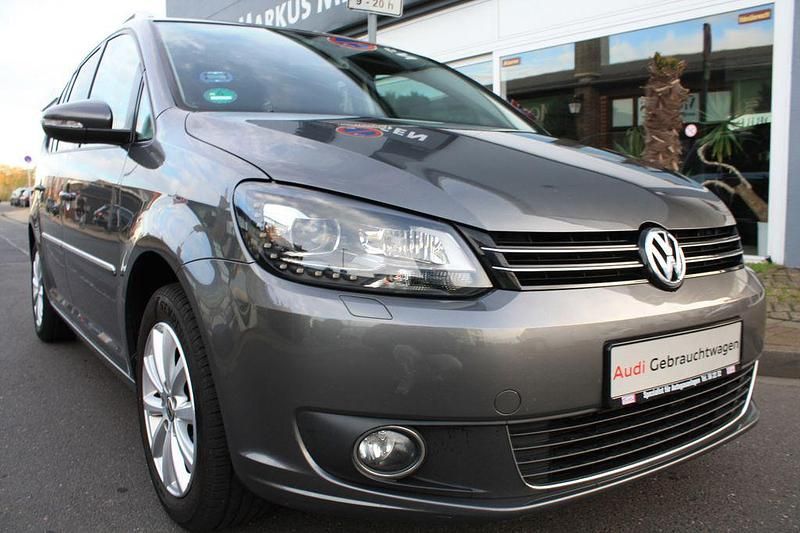 Pepper grey Gebraucht 2014 VW Touran Highline Van / Kleinbus | 8.999 € (Guter Preis) - Bild 1/4