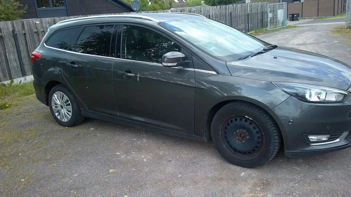 Gebraucht Ford Focus Titanium 150 PS (110 kW) 2017 Grau Kombi