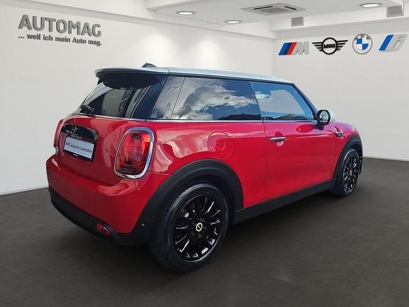 Gebraucht Mini Cooper SE Hatch 135 kW (184 PS) 2023 Chili red Kleinwagen